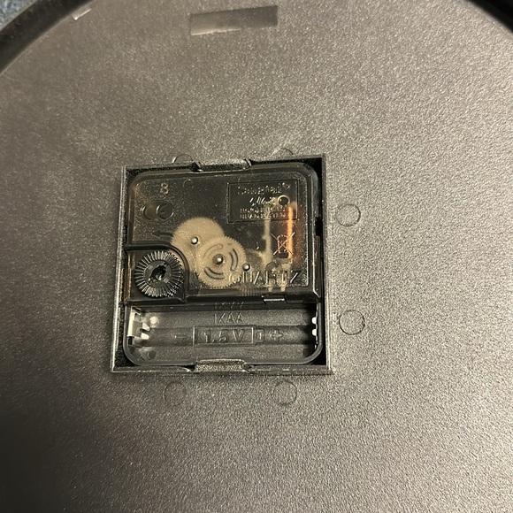 Wall Clock Safe with Hidden Shelf Storage - Picture 3 of 3